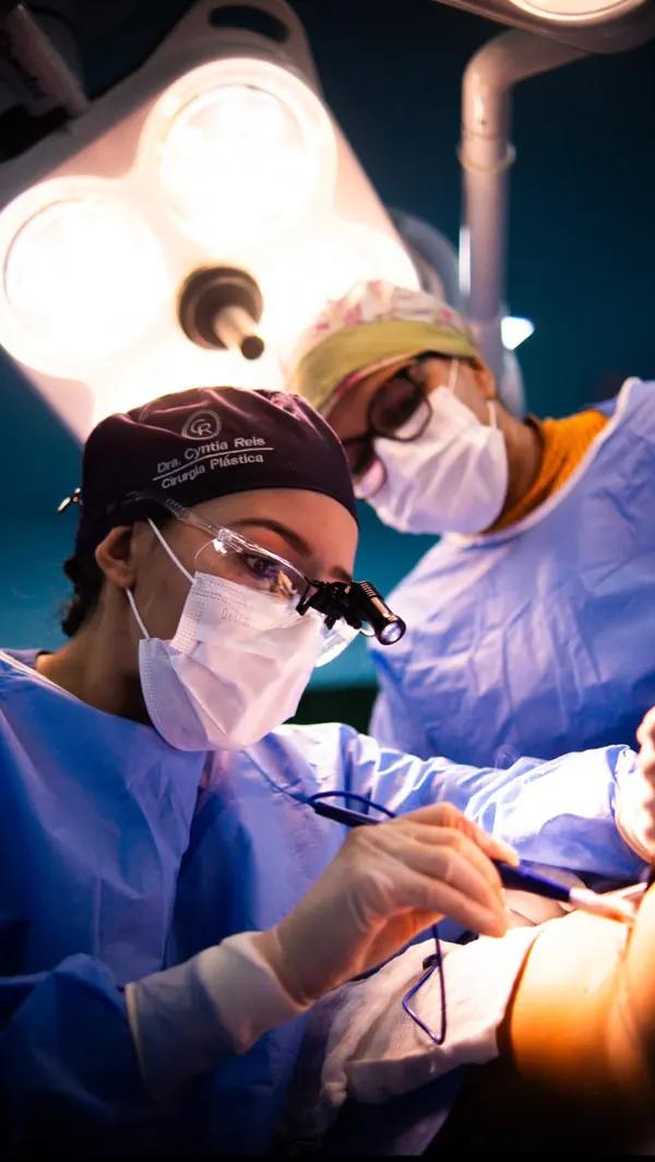 Dra. Cyntia Reis — Registro fotográfico de cirurgia plástica